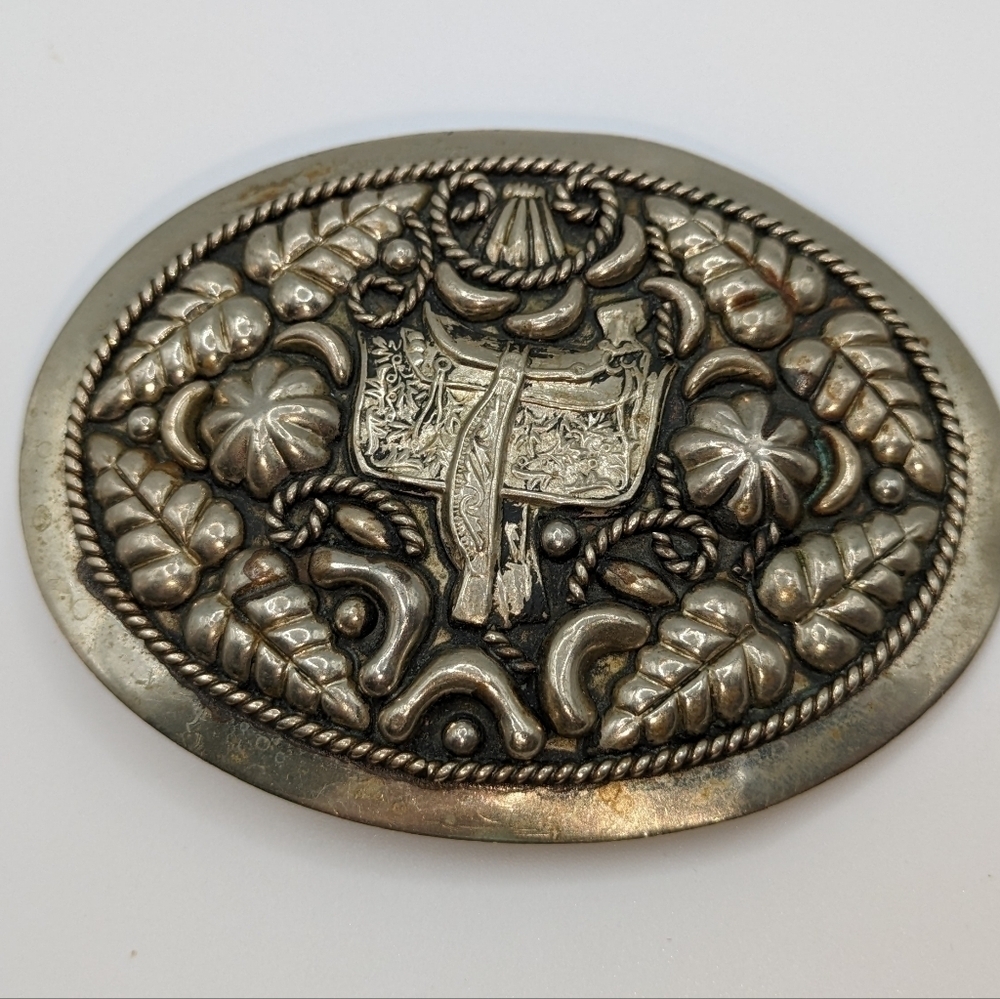 Western Saddle Belt Buckle - Silver